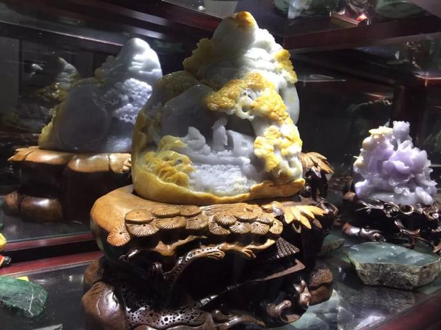 保定古玩市场有翡翠原石吗的简单介绍-第19张图片-翡翠网 保定古玩市场有翡翠原石吗的简单介绍-第19张图片-翡翠网