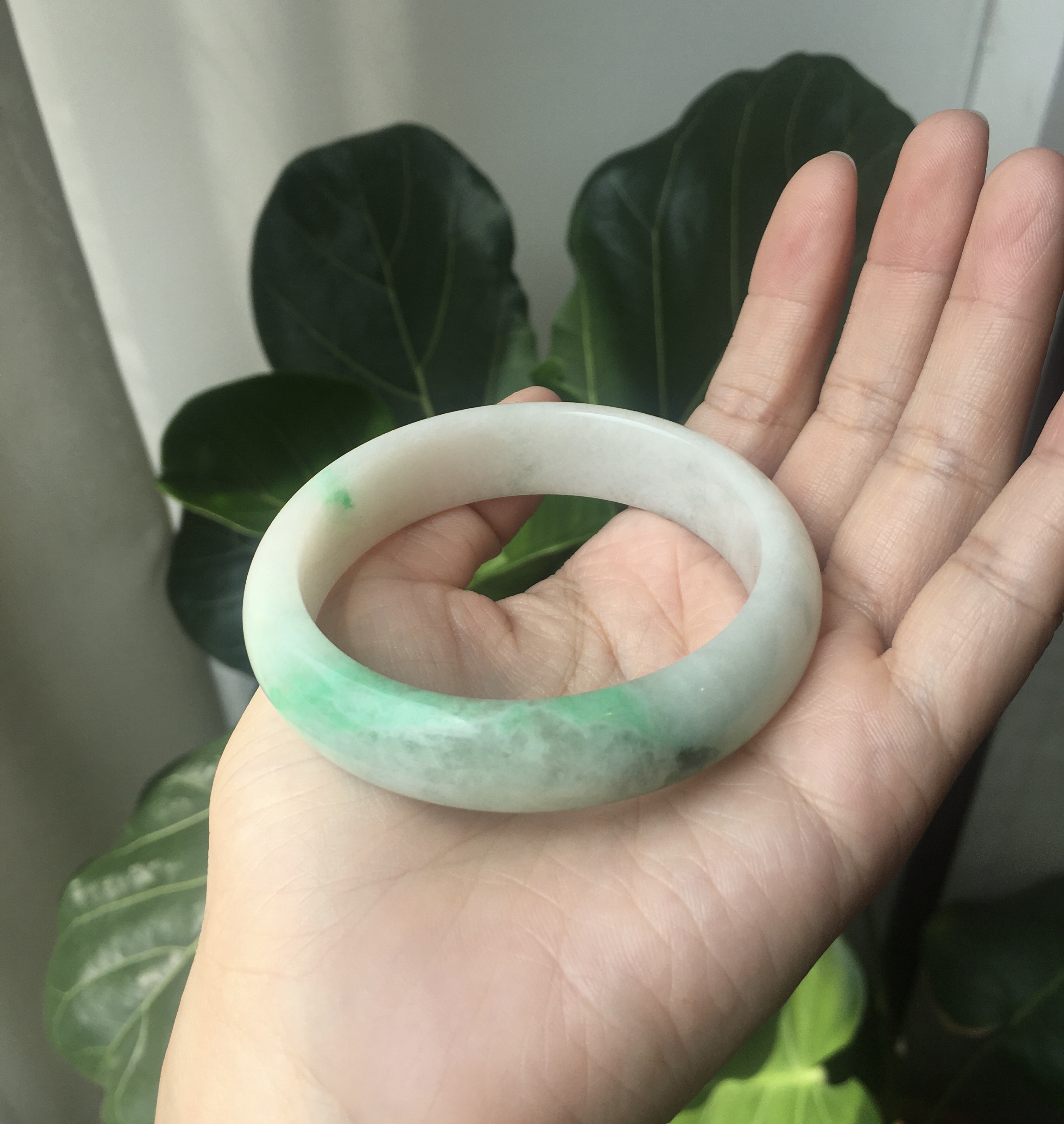 翡翠手镯鉴定费用多少,翡翠手镯鉴定交易-第1张图片-翡翠网 翡翠手镯鉴定费用多少,翡翠手镯鉴定交易-第1张图片-翡翠网