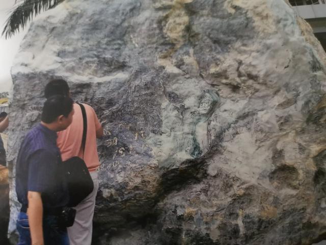 翡翠原石分为哪几类翡翠原石分为几大类-第2张图片-翡翠网 翡翠原石分为哪几类翡翠原石分为几大类-第2张图片-翡翠网