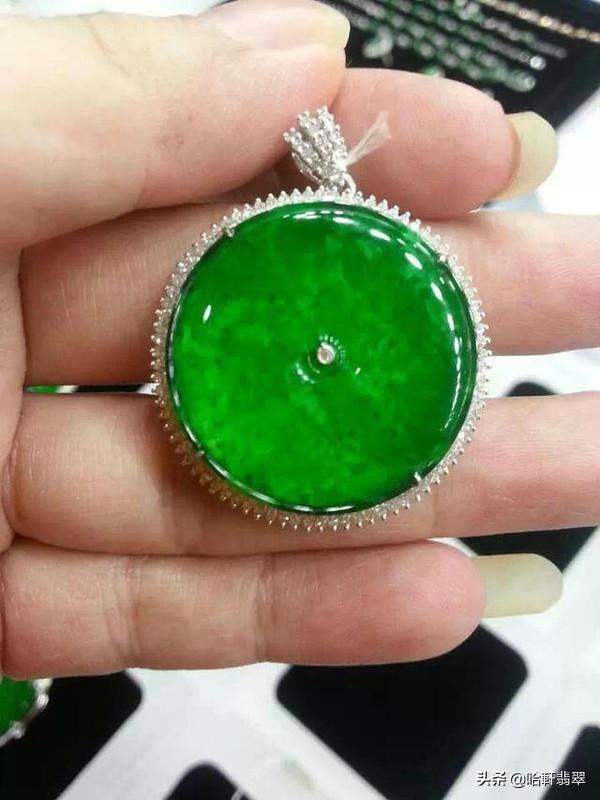 翡翠铁龙生手镯翡翠铁龙生手镯镶嵌图片-第4张图片-翡翠网 翡翠铁龙生手镯翡翠铁龙生手镯镶嵌图片-第4张图片-翡翠网