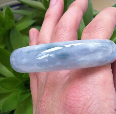 怎么鉴别翡翠手镯怎么鉴别翡翠手镯是否注胶-第1张图片-翡翠网 怎么鉴别翡翠手镯怎么鉴别翡翠手镯是否注胶-第1张图片-翡翠网