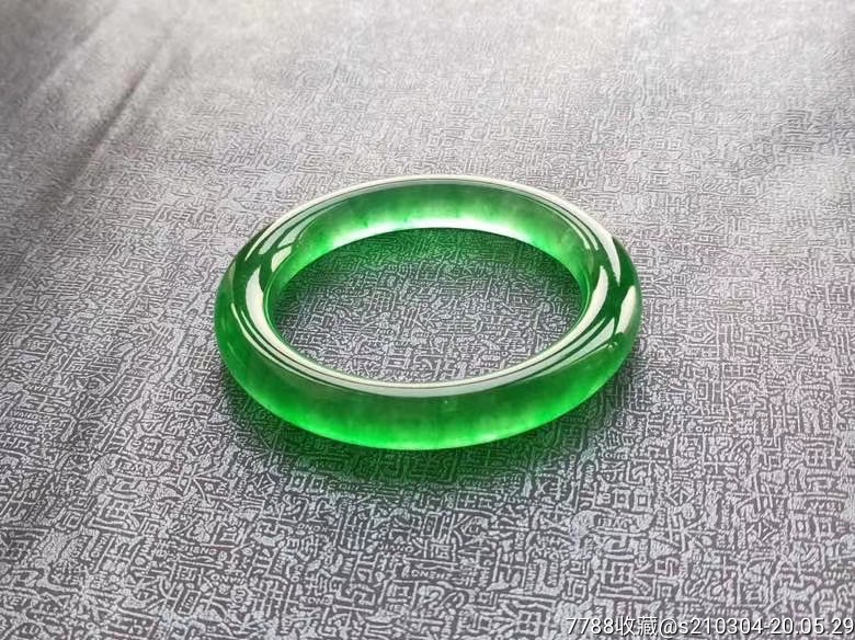 帝王绿翡翠手镯图片,帝王翡翠手镯定制-第2张图片-翡翠网 帝王绿翡翠手镯图片,帝王翡翠手镯定制-第2张图片-翡翠网