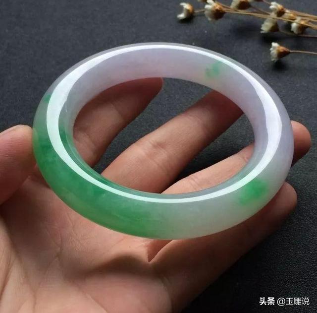 翡翠手镯可以不取下来吗,翡翠手镯可以不取吗-第2张图片-翡翠网 翡翠手镯可以不取下来吗,翡翠手镯可以不取吗-第2张图片-翡翠网