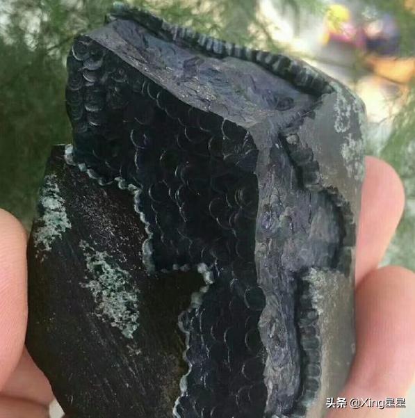 北京哪里有翡翠原石加工哪里可以学翡翠原石知识-第2张图片-翡翠网 北京哪里有翡翠原石加工哪里可以学翡翠原石知识-第2张图片-翡翠网