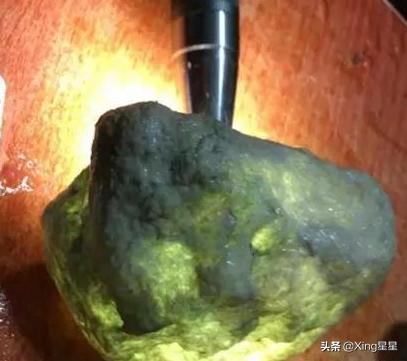 北京哪里有翡翠原石加工哪里可以学翡翠原石知识-第3张图片-翡翠网 北京哪里有翡翠原石加工哪里可以学翡翠原石知识-第3张图片-翡翠网