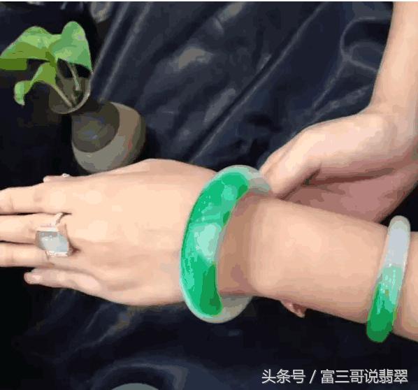 翡翠手镯如果小了怎么办翡翠手镯太小-第9张图片-翡翠网 翡翠手镯如果小了怎么办翡翠手镯太小-第9张图片-翡翠网