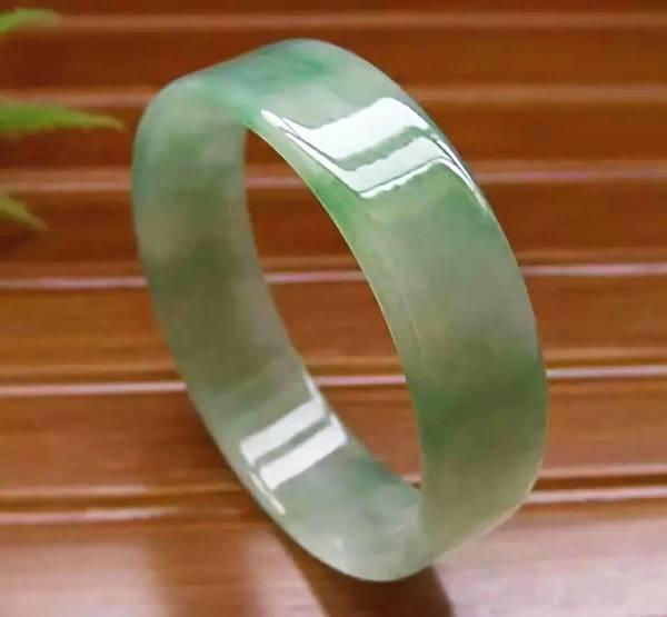 李嘉诚的翡翠原石李嘉诚的翡翠貔貅-第15张图片-翡翠网 李嘉诚的翡翠原石李嘉诚的翡翠貔貅-第15张图片-翡翠网