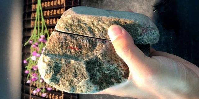 翡翠原石哪里长原石翡翠哪里长得-第5张图片-翡翠网 翡翠原石哪里长原石翡翠哪里长得-第5张图片-翡翠网