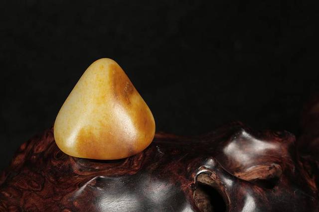 关于海南糯冰翡翠籽料原石的信息-第1张图片-翡翠网 关于海南糯冰翡翠籽料原石的信息-第1张图片-翡翠网