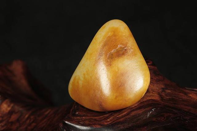 关于海南糯冰翡翠籽料原石的信息-第2张图片-翡翠网 关于海南糯冰翡翠籽料原石的信息-第2张图片-翡翠网