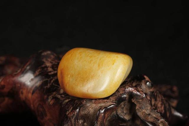 关于海南糯冰翡翠籽料原石的信息-第5张图片-翡翠网 关于海南糯冰翡翠籽料原石的信息-第5张图片-翡翠网