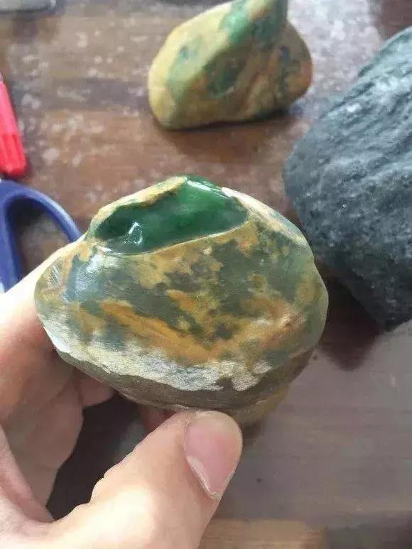 原石翡翠龙龙肯翡翠原石图片-第4张图片-翡翠网 原石翡翠龙龙肯翡翠原石图片-第4张图片-翡翠网