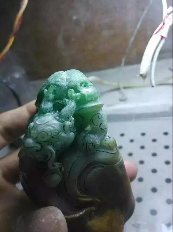 原石翡翠龙龙肯翡翠原石图片-第5张图片-翡翠网 原石翡翠龙龙肯翡翠原石图片-第5张图片-翡翠网