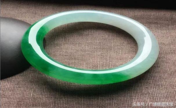 翡翠手镯种水分类翡翠手镯外形分类-第3张图片-翡翠网 翡翠手镯种水分类翡翠手镯外形分类-第3张图片-翡翠网