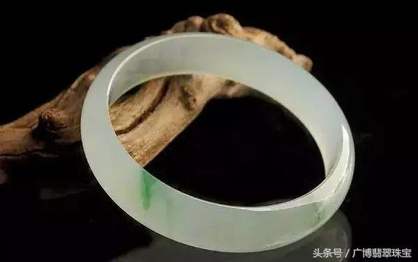 翡翠手镯种水分类翡翠手镯外形分类-第6张图片-翡翠网 翡翠手镯种水分类翡翠手镯外形分类-第6张图片-翡翠网
