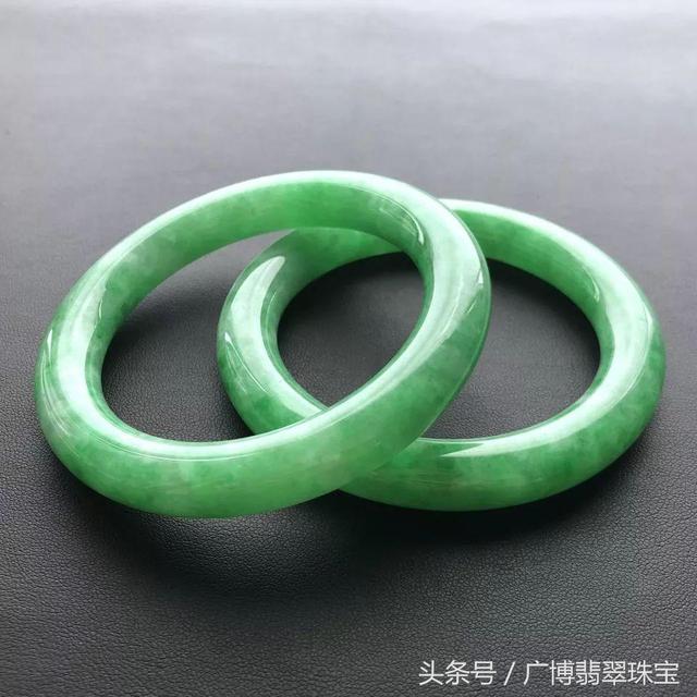 翡翠手镯种水分类翡翠手镯外形分类-第11张图片-翡翠网 翡翠手镯种水分类翡翠手镯外形分类-第11张图片-翡翠网