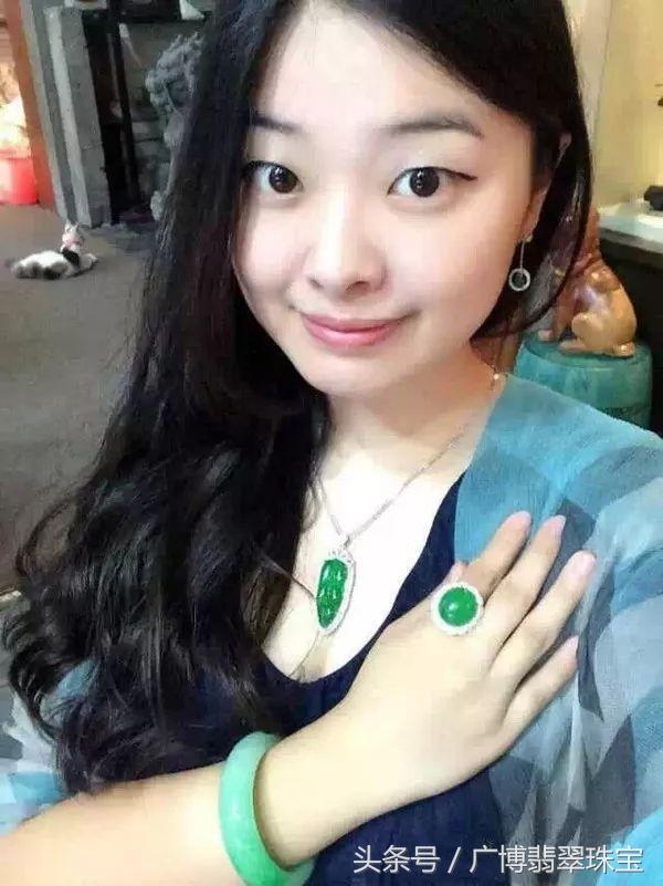 翡翠手镯种水分类翡翠手镯外形分类-第17张图片-翡翠网 翡翠手镯种水分类翡翠手镯外形分类-第17张图片-翡翠网