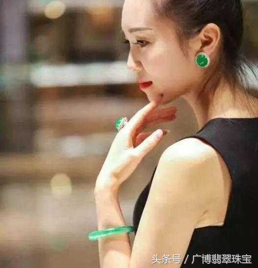 翡翠手镯种水分类翡翠手镯外形分类-第19张图片-翡翠网 翡翠手镯种水分类翡翠手镯外形分类-第19张图片-翡翠网