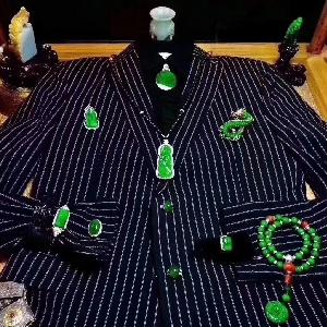 翡翠原石敞口图片大全,翡翠原石场口图片-第6张图片-翡翠网 翡翠原石敞口图片大全,翡翠原石场口图片-第6张图片-翡翠网