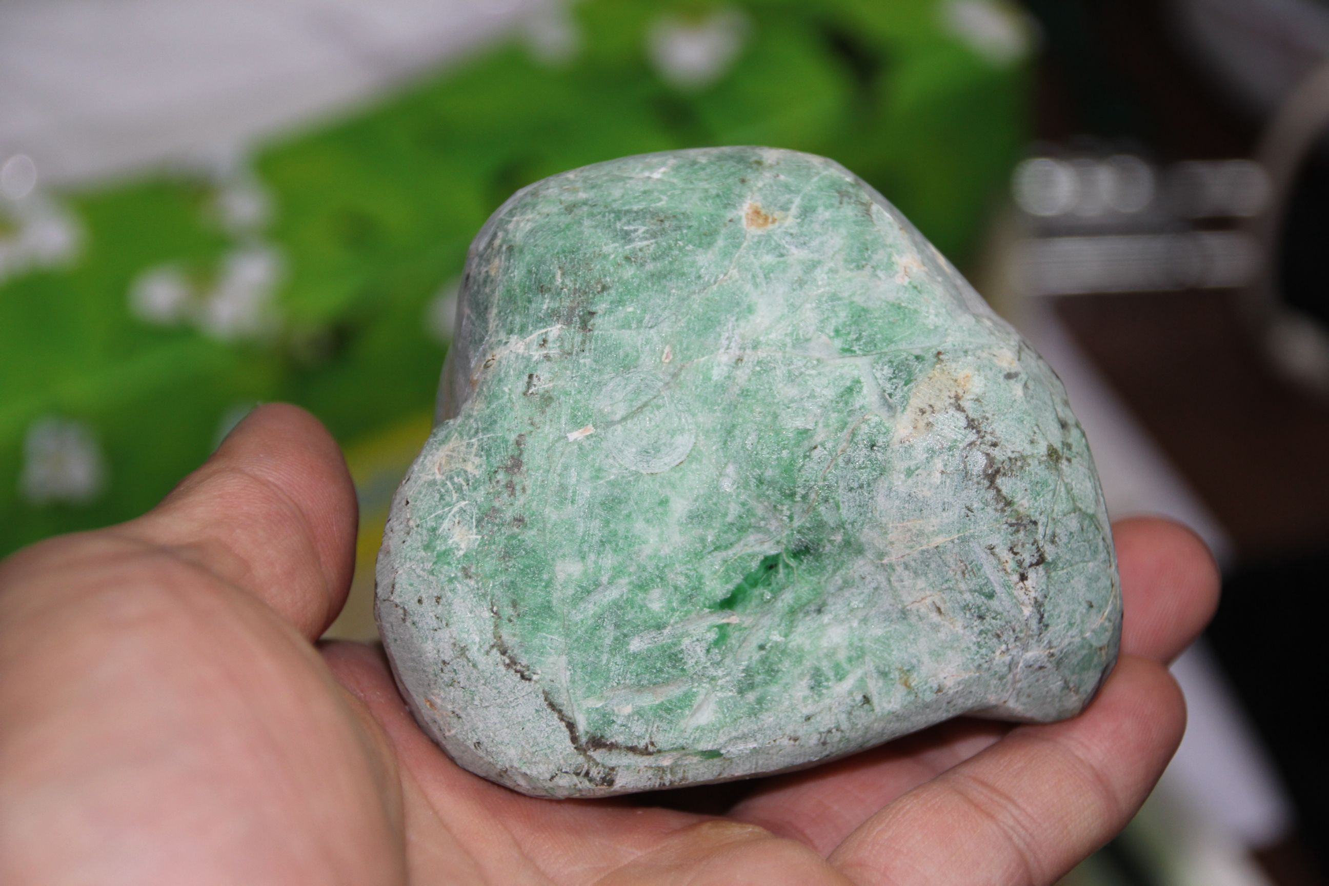 翡翠原石干翡翠原石干青料-第1张图片-翡翠网 翡翠原石干翡翠原石干青料-第1张图片-翡翠网