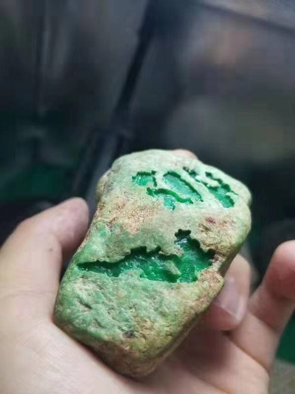 最实用的翡翠原石书籍,翡翠原石专一知识书籍-第2张图片-翡翠网 最实用的翡翠原石书籍,翡翠原石专一知识书籍-第2张图片-翡翠网