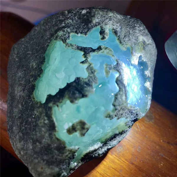 缅甸翡翠批发价格缅甸哪里批发翡翠原石-第1张图片-翡翠网 缅甸翡翠批发价格缅甸哪里批发翡翠原石-第1张图片-翡翠网