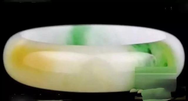 糯种翡翠手镯大概多少钱种糯种翡翠手镯价格-第2张图片-翡翠网 糯种翡翠手镯大概多少钱种糯种翡翠手镯价格-第2张图片-翡翠网