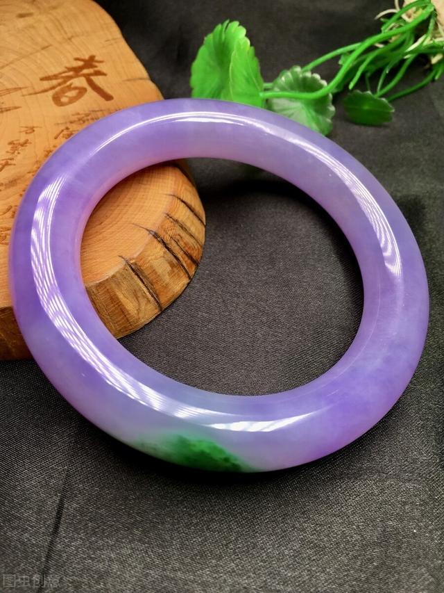 8000的紫罗兰翡翠手镯翡翠紫罗兰知识-第1张图片-翡翠网 8000的紫罗兰翡翠手镯翡翠紫罗兰知识-第1张图片-翡翠网