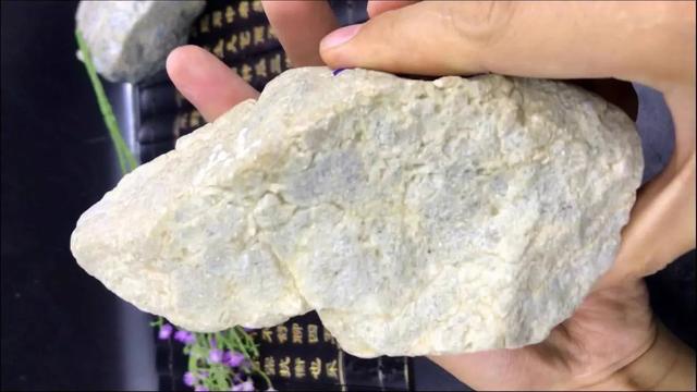 白岩砂翡翠原石白岩翡翠原石价格-第1张图片-翡翠网 白岩砂翡翠原石白岩翡翠原石价格-第1张图片-翡翠网