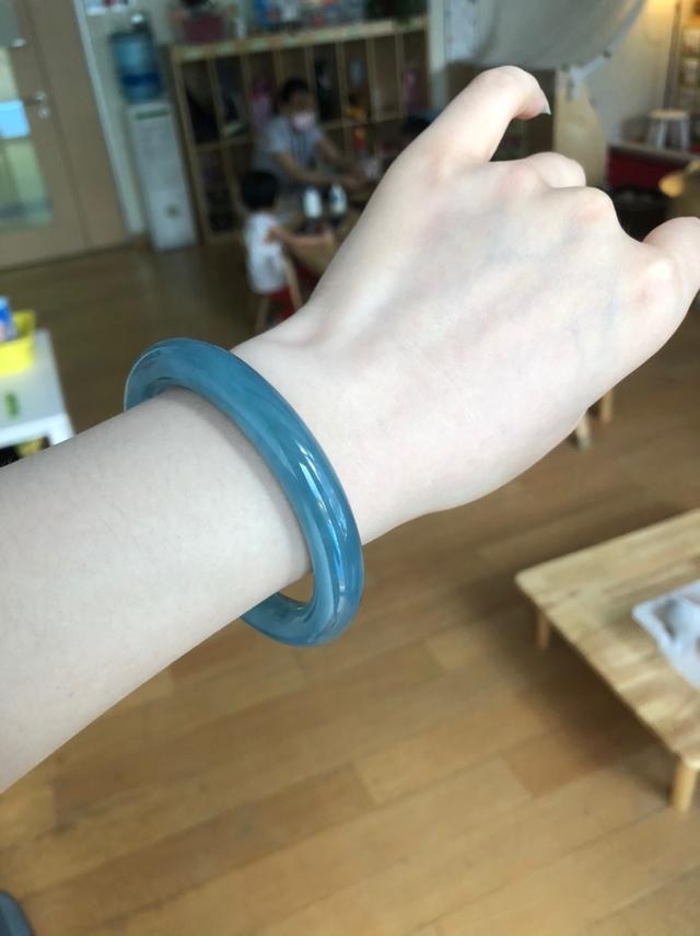 宝至尊和田玉手镯宝至尊翡翠手镯-第3张图片-翡翠网 宝至尊和田玉手镯宝至尊翡翠手镯-第3张图片-翡翠网