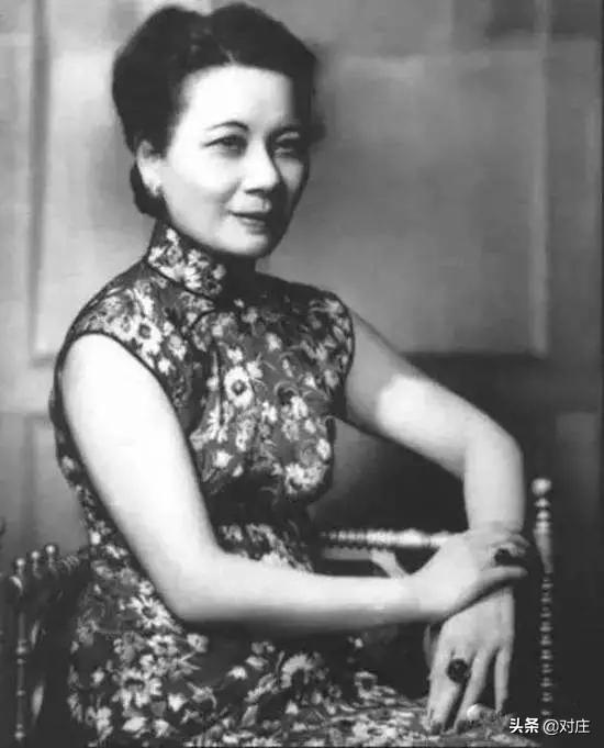 b货翡翠手镯戴了10年,翡翠手镯的文化-第6张图片-翡翠网 b货翡翠手镯戴了10年,翡翠手镯的文化-第6张图片-翡翠网