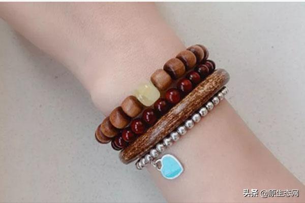 重叠色翡翠手镯图片豆青色翡翠手镯图片-第3张图片-翡翠网 重叠色翡翠手镯图片豆青色翡翠手镯图片-第3张图片-翡翠网