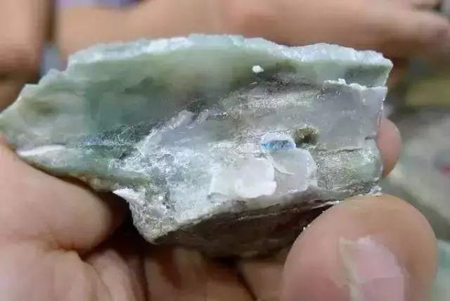 包含30万翡翠原石帝王春的词条-第5张图片-翡翠网 包含30万翡翠原石帝王春的词条-第5张图片-翡翠网