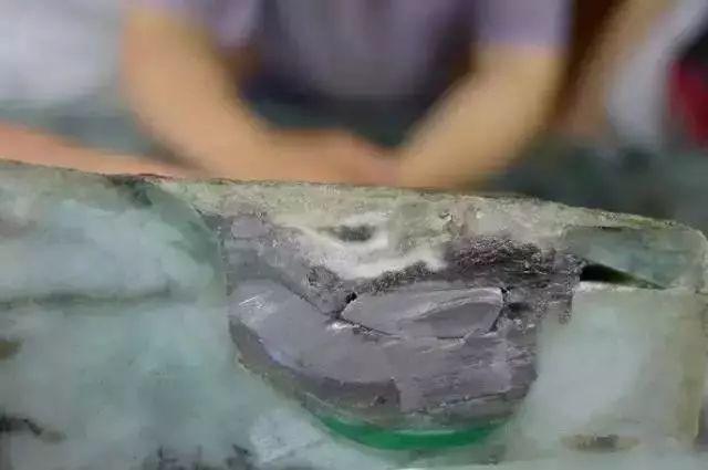 包含30万翡翠原石帝王春的词条-第7张图片-翡翠网 包含30万翡翠原石帝王春的词条-第7张图片-翡翠网