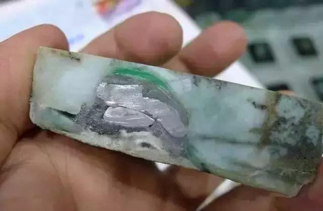 包含30万翡翠原石帝王春的词条-第8张图片-翡翠网 包含30万翡翠原石帝王春的词条-第8张图片-翡翠网