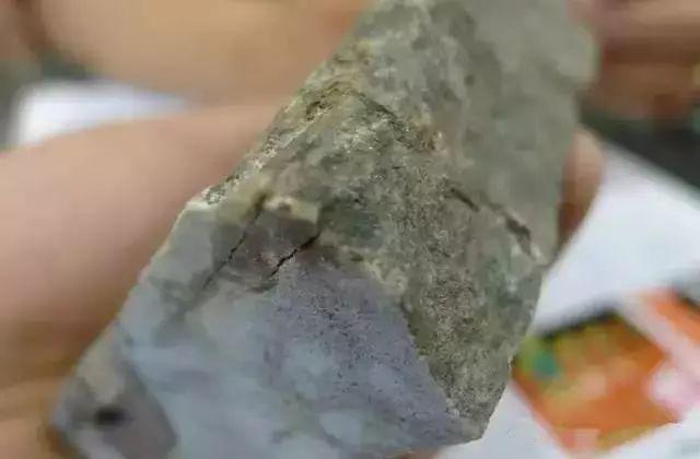 包含30万翡翠原石帝王春的词条-第9张图片-翡翠网 包含30万翡翠原石帝王春的词条-第9张图片-翡翠网