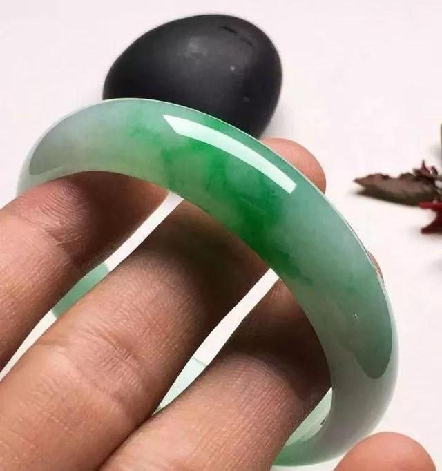 关于商场1800买的翡翠手镯的信息-第14张图片-翡翠网 关于商场1800买的翡翠手镯的信息-第14张图片-翡翠网