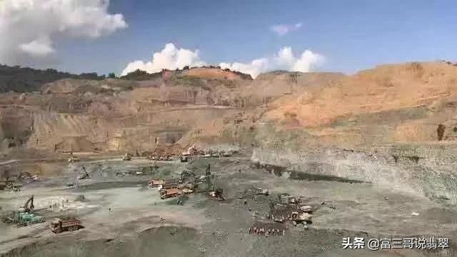 翡翠原石摆件图片大全集翡翠原石视频大全集-第1张图片-翡翠网 翡翠原石摆件图片大全集翡翠原石视频大全集-第1张图片-翡翠网