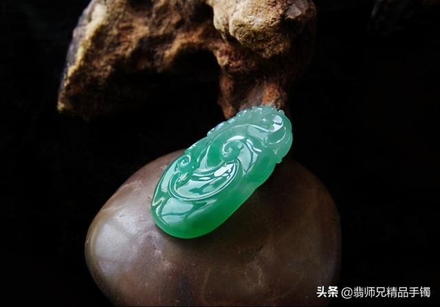 包含翡翠挂坠知识图解的词条-第2张图片-翡翠网 包含翡翠挂坠知识图解的词条-第2张图片-翡翠网