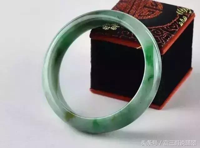 翡翠手镯沙星直播间翡翠手镯能买吗-第5张图片-翡翠网 翡翠手镯沙星直播间翡翠手镯能买吗-第5张图片-翡翠网