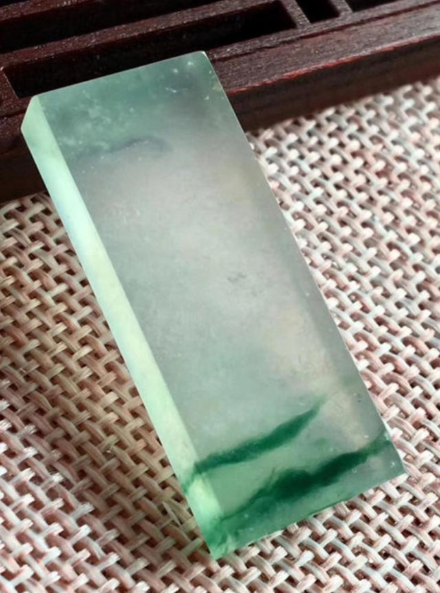 无翡翠手镯,翡翠手镯怎么保养-第16张图片-翡翠网 无翡翠手镯,翡翠手镯怎么保养-第16张图片-翡翠网