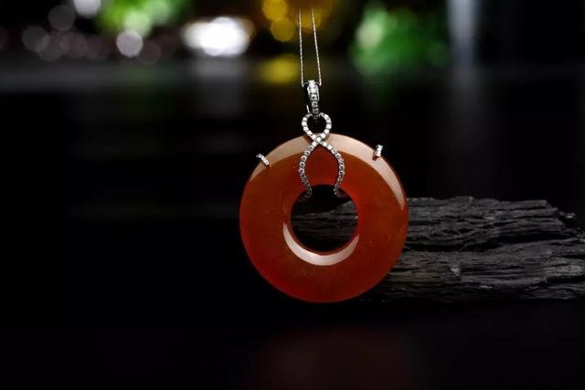 翡翠挂件批发价格,翡翠观音挂件批发价格-第11张图片-翡翠网 翡翠挂件批发价格,翡翠观音挂件批发价格-第11张图片-翡翠网