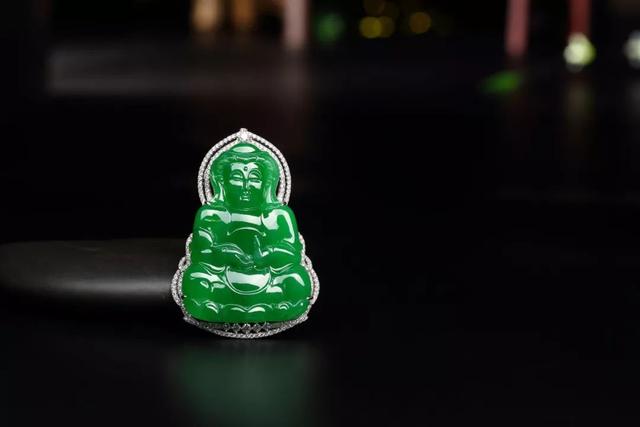 翡翠挂件批发价格,翡翠观音挂件批发价格-第13张图片-翡翠网 翡翠挂件批发价格,翡翠观音挂件批发价格-第13张图片-翡翠网