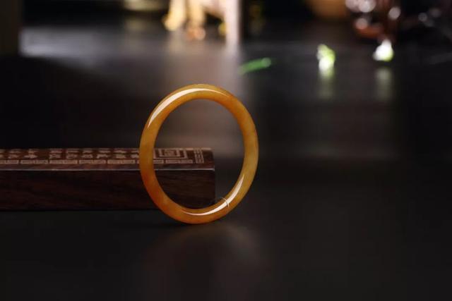 翡翠挂件批发价格,翡翠观音挂件批发价格-第16张图片-翡翠网 翡翠挂件批发价格,翡翠观音挂件批发价格-第16张图片-翡翠网