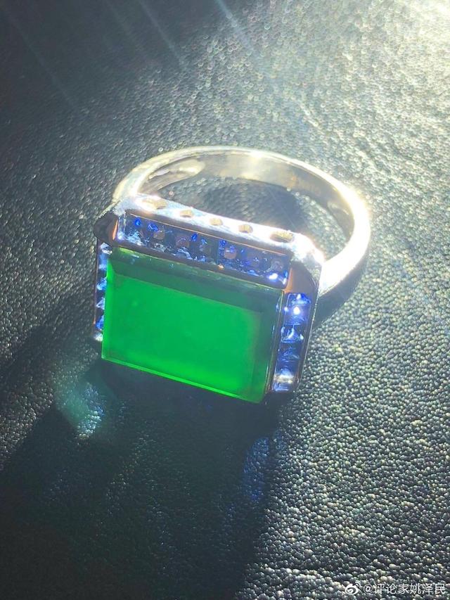 翡翠玉石选购与鉴赏书籍,玉石翡翠知识书籍介绍-第6张图片-翡翠网 翡翠玉石选购与鉴赏书籍,玉石翡翠知识书籍介绍-第6张图片-翡翠网