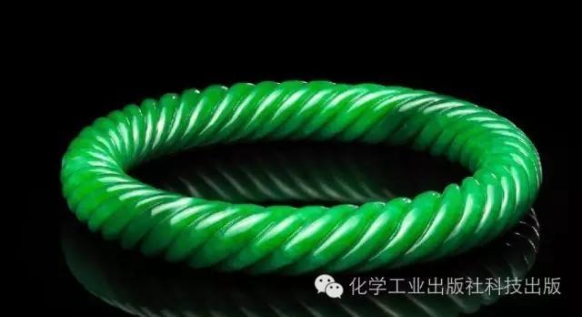 翡翠玉石选购与鉴赏书籍,玉石翡翠知识书籍介绍-第9张图片-翡翠网 翡翠玉石选购与鉴赏书籍,玉石翡翠知识书籍介绍-第9张图片-翡翠网