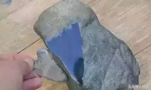 翡翠原石玻璃,翡翠玻璃种和冰种的区别在哪里-第3张图片-翡翠网 翡翠原石玻璃,翡翠玻璃种和冰种的区别在哪里-第3张图片-翡翠网