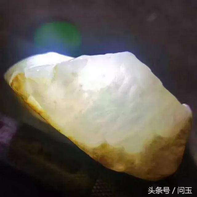 翡翠原石玻璃,翡翠玻璃种和冰种的区别在哪里-第15张图片-翡翠网 翡翠原石玻璃,翡翠玻璃种和冰种的区别在哪里-第15张图片-翡翠网