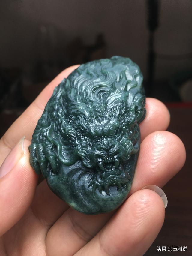 翡翠原石石纹太多可以做什么,翡翠原石石纹太多怎么做货-第4张图片-翡翠网 翡翠原石石纹太多可以做什么,翡翠原石石纹太多怎么做货-第4张图片-翡翠网