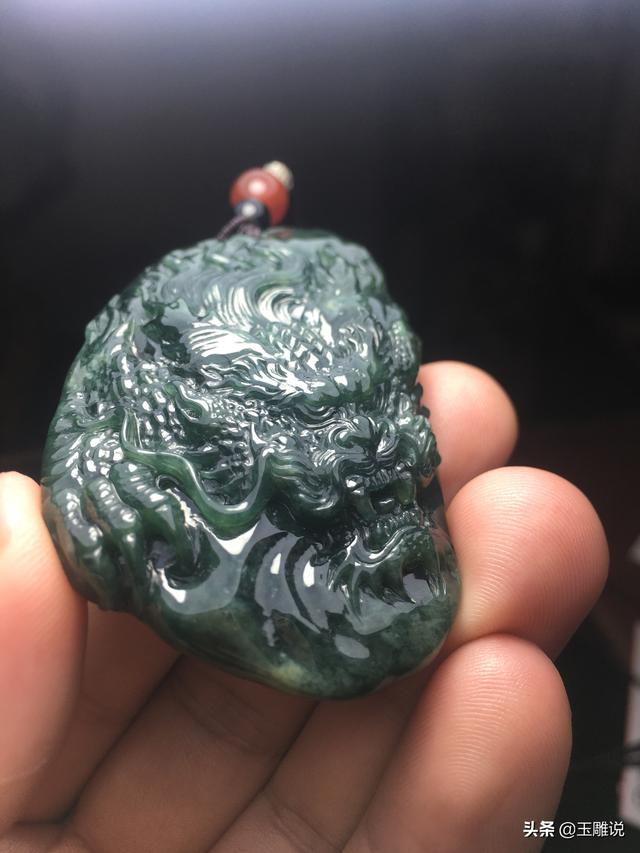 翡翠原石石纹太多可以做什么,翡翠原石石纹太多怎么做货-第7张图片-翡翠网 翡翠原石石纹太多可以做什么,翡翠原石石纹太多怎么做货-第7张图片-翡翠网